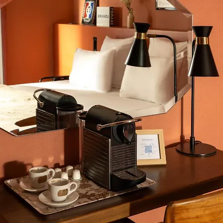 Coq Hotel