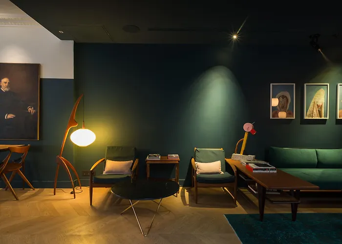 Coq Hotel